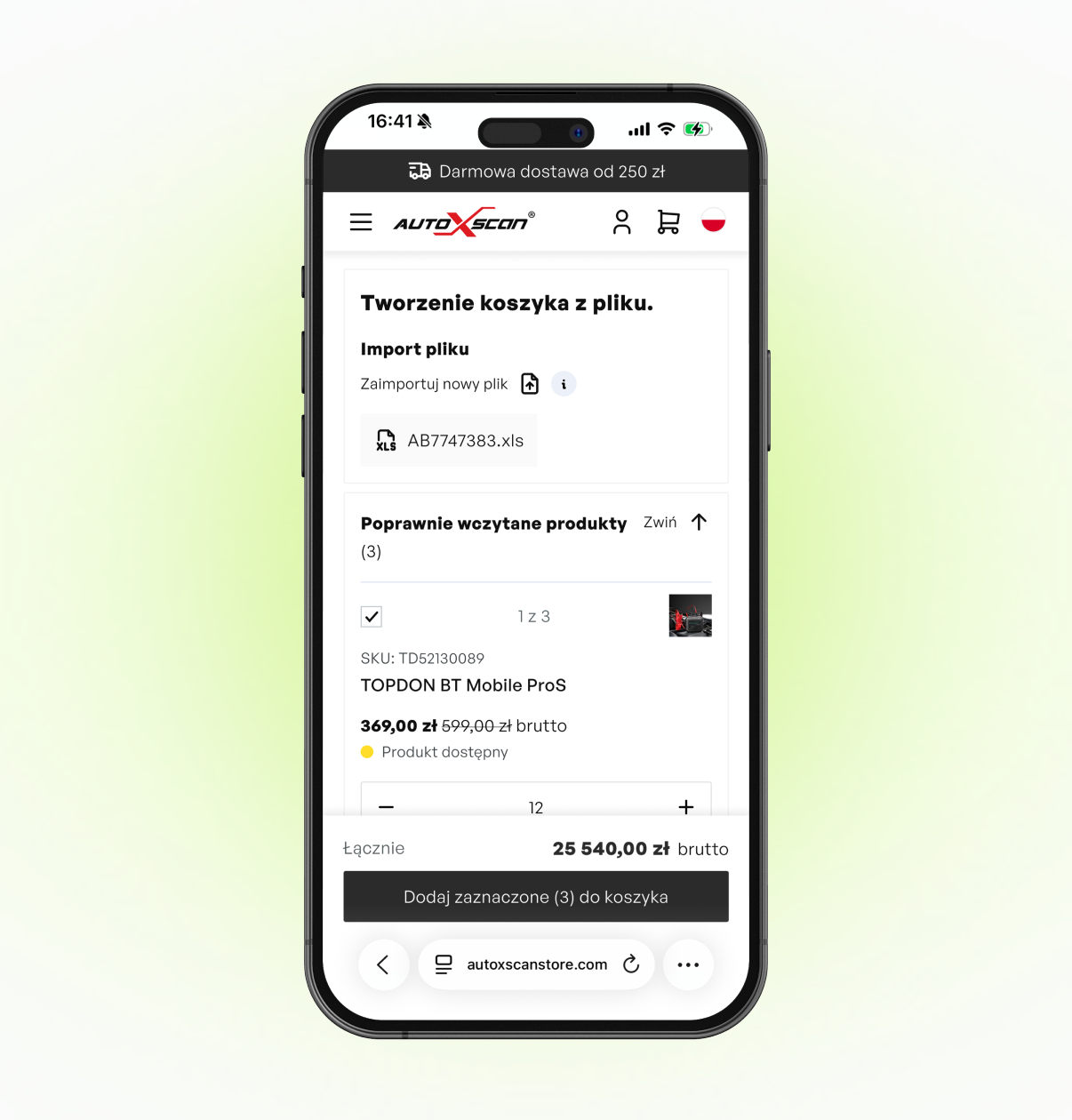 122 Ekran koszyka zakupowego na smartfonie pokazujący trzy produkty,
